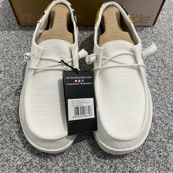 COPY - HEY DUDE Wendy Funk Cambray White - Picture 1 of 10